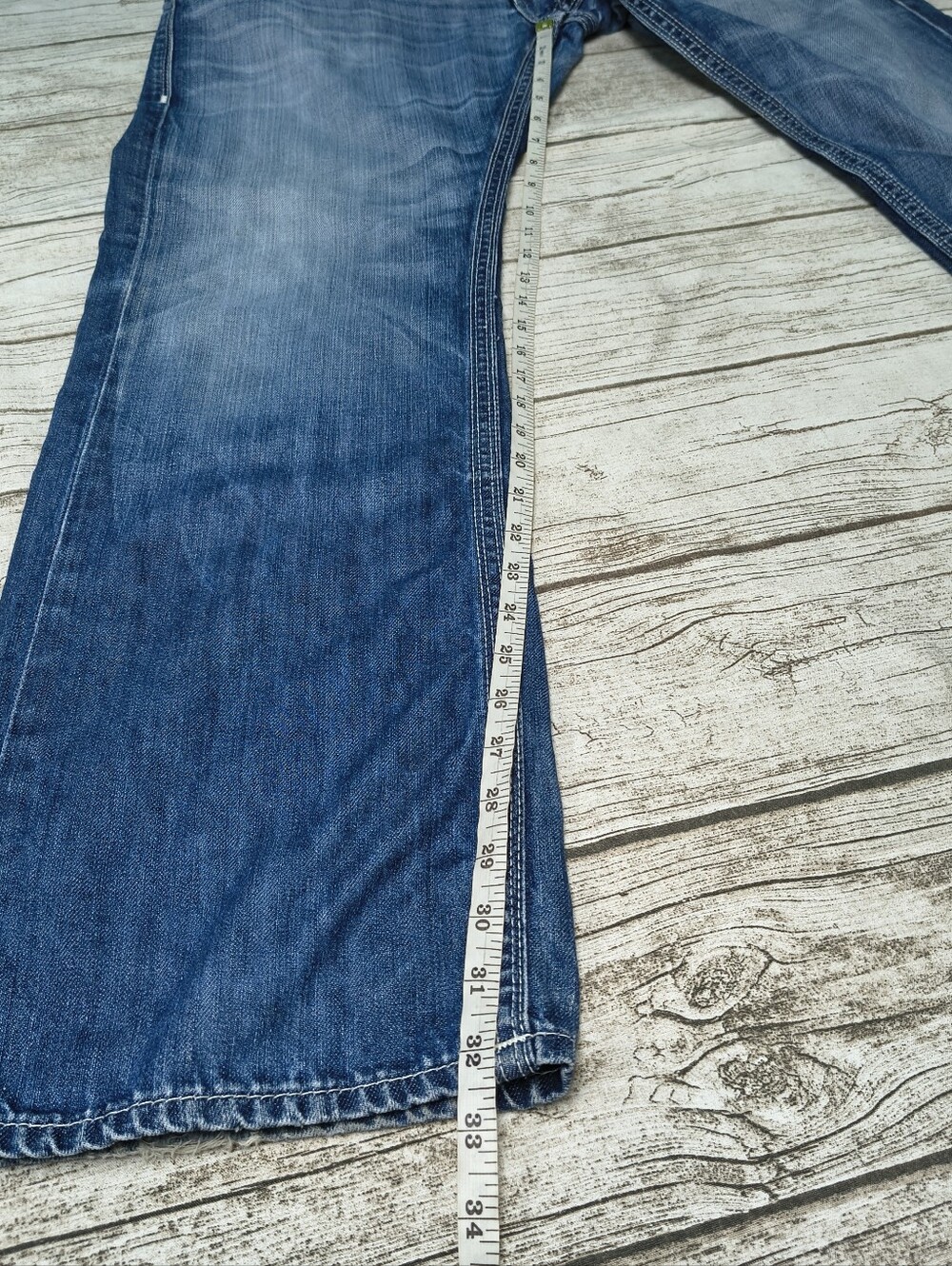 True Religion Men's Straight Leg Mid Wash Jeans Size 36 - Picture 3 of 8